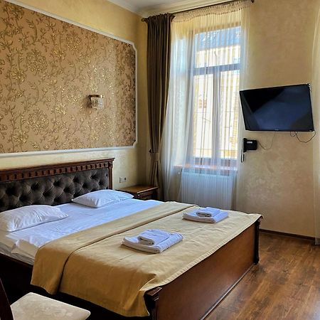 Hotel 39 Лвив Екстериор снимка