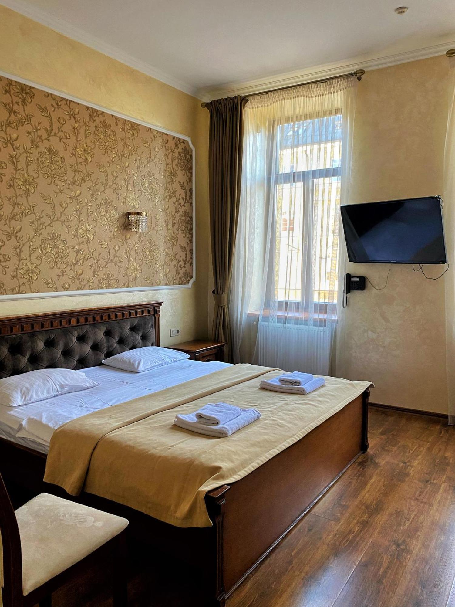 Hotel 39 Лвив Екстериор снимка