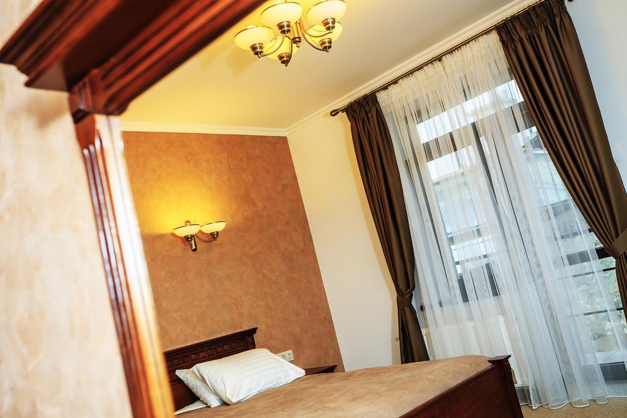 Hotel 39 Лвив Екстериор снимка